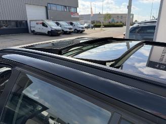 BMW 3-serie 318i PANO. picture 2
