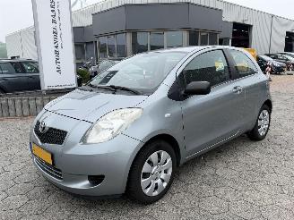 Coche accidentado Toyota Yaris 1.0 VVTi Sol 2006/4