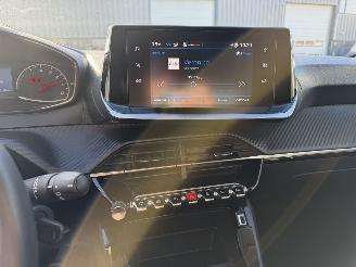Peugeot 208 1.2 PureTech Active picture 19
