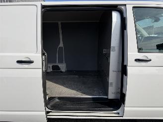 Volkswagen Transporter 2.0 TDI L2H1 picture 9