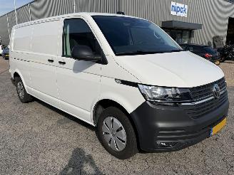 Volkswagen Transporter 2.0 TDI L2H1 picture 3