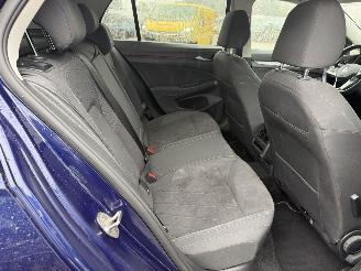 Volkswagen Golf 1.0 TSI Life picture 9
