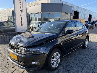 damaged passenger cars Volkswagen Polo 1.0 TSI Comfortline Business 2021/8