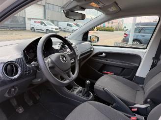 Volkswagen Up! 1.0 picture 12