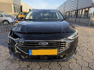 Ford Focus Wagon 1.0 EcoBoost Hybrid Titanium Style picture 2