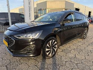 Voiture accidenté Ford Focus Wagon 1.0 EcoBoost Hybrid Titanium Style 2022/8