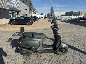 Senzo  Bromscooter RivaLux picture 3