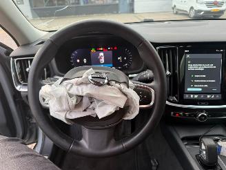 Volvo V-60 2.0 B3 Essential Edition picture 17