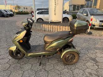 krockskadad bil bromfiets Overige  Retelli Conforto 2025/8