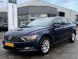 Damaged car Volkswagen Passat Variant 1.6 TDI Highline AUTOMAAT 2015/12