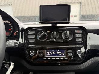 Volkswagen Up! 1.0 groove up! BlueMotion picture 18