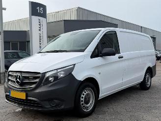 krockskadad bil bedrijf Mercedes Vito 114 CDI Lang AUTOMAAT 2021/8