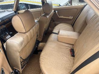 Mercedes 200-serie 240 D. AUTOMAAT AIRCO !! picture 6