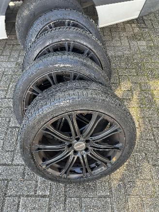 krockskadad bil bedrijf Opel Vivaro Borbet set sportwielen 2019/1