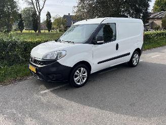 skadebil bedrijf Fiat Doblo 1.4 JET BESTEL BENZINE. 2017/7