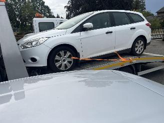 Schadeauto Ford Focus Wagon 1.0 EcoBoost Titanium 2014/1