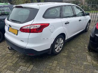 Ford Focus Wagon 1.0 EcoBoost Titanium picture 4