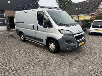 damaged commercial vehicles Peugeot Boxer 330 2.2 HDI L1H1 Première 2014/6