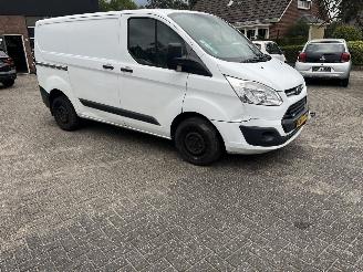 damaged commercial vehicles Ford Transit Custom 2.0 TDCI L1H1 TREND. 2017/4