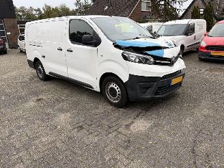 krockskadad bil bedrijf Toyota Proace PROACE WORKER 2.0 D-4D Navigator Long 2021/6