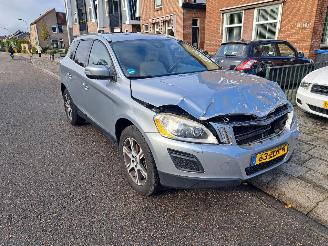 Coche accidentado Volvo Xc-60 2.0 T5 summum automaat 2013/1