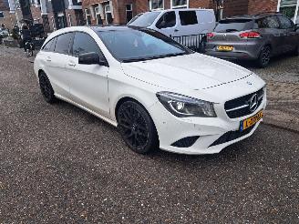 skadebil auto Mercedes Cla-klasse 180  automaat pannodak 2015/7