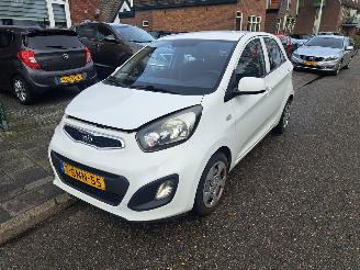 Damaged car Kia Picanto 1.0 cvvt 2014/1