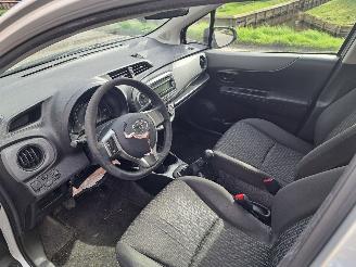 Toyota Yaris 1.0i 5drs LPG picture 3