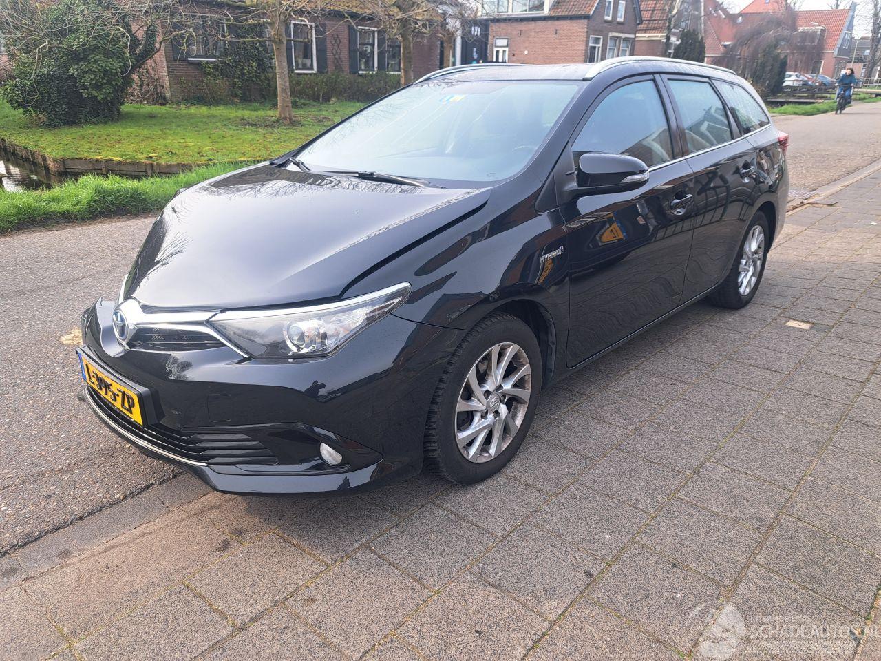 Toyota Auris Touring Sports 1.8 hybrid dynamic