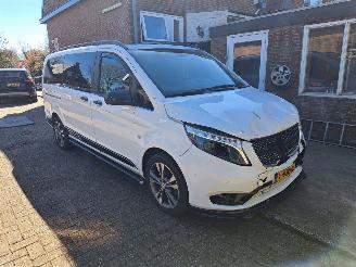 krockskadad bil bedrijf Mercedes Vito 111 CDI dubbel cabine lang 2017/1