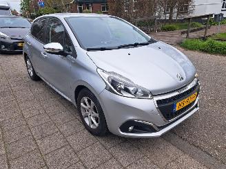 Avarii autoturisme Peugeot 208 1.2 pure tech urban 40097km nap 2016/1