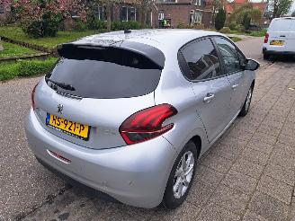 Peugeot 208 1.2 pure tech urban 40097km nap picture 4