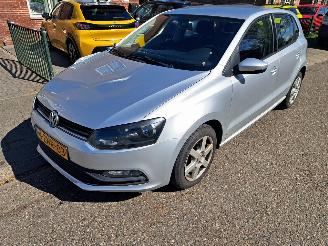 krockskadad bil auto Volkswagen Polo 1.0i 5drs airco 2014/4