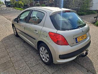 Peugeot 207 1.6 vti sublime picture 4