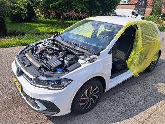 damaged passenger cars Volkswagen Polo 1.0i live 2024/2