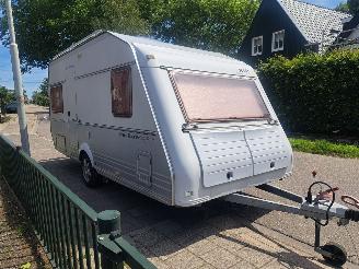 Vaurioauto  caravans Kip  grand traveller cruise edition 47 TDB 2004/7
