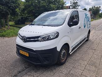 skadebil auto Toyota Proace 1.6 D-4D cool comf. 2018/6