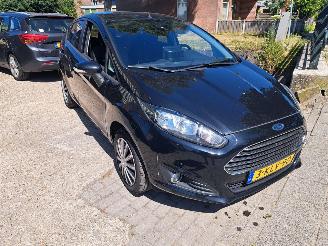 uszkodzony samochody osobowe Ford Fiesta 1.0i champion 2013/3