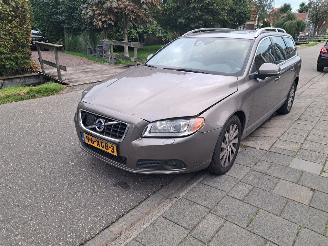 Coche accidentado Volvo V-70 1.6i T4 limited edition 2012/6