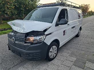 damaged passenger cars Volkswagen Transporter 2.0 tdi 66kw H1 L2 2021/6