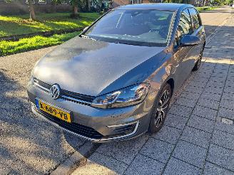 Damaged car Volkswagen Golf golf e automaat 2020/1