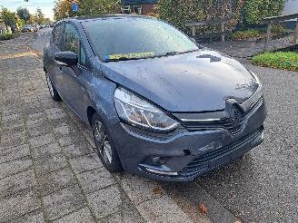 Coche accidentado Renault Clio 0.9 TCe limited 2017/12