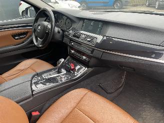 BMW 5-serie Touring 520D Executive Leer Navi PDC Trekhaak picture 11