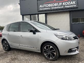 krockskadad bil auto Renault Scenic 1.2 TCe Bose NAVI 2015/3