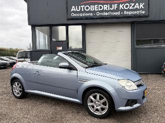 begagnad bil auto Opel Tigra TwinTop 1.4-16V Enjoy NIEUWE APK 2005/12