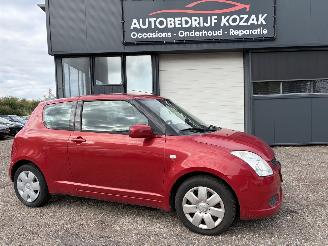 Damaged car Suzuki Swift 1.3 GLS AIRCO NIEUWE APK 2006/2