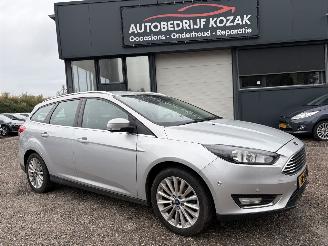 skadebil auto Ford Focus 1.0 Titanium AIRCO CRUISE NAVI 2018/4