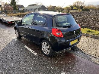 Renault Clio 1.4-16V picture 4