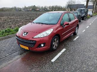 Peugeot 207 1.4-16V VTi picture 2