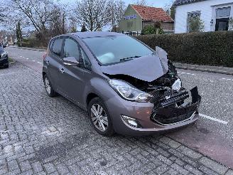 damaged passenger cars Hyundai Ix20 1.4-16V 2012/6